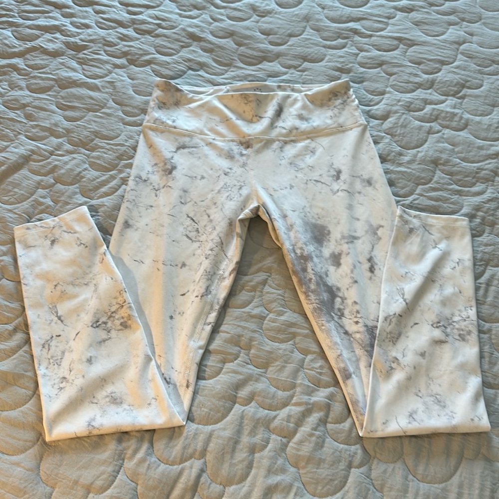 XS white marble Varley leggings